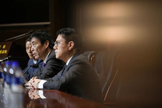 日韩亚洲二区